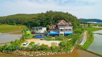 La Luna Kids Pool Villa