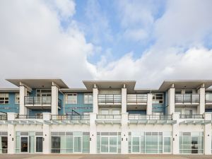 Steveston Waterfront Hotel