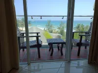 1-2-3 Oceanfront Condo فنادق في نيلافيلي