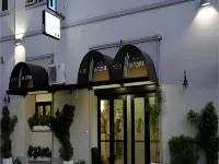 Hotel la Torre Hotels near School of Engineering