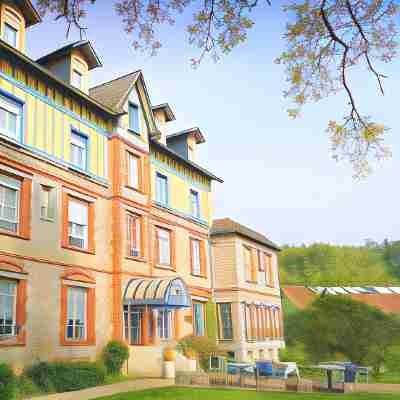 Les Camélias Hotel Exterior