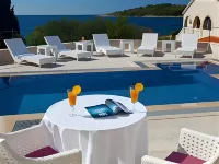 Boutique Hotel Life فنادق في Rogoznica