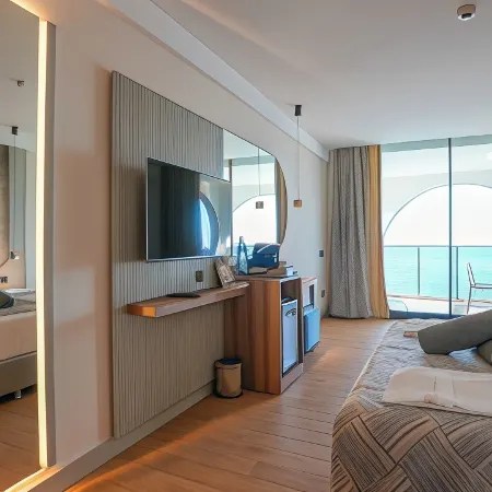 Ada Port Hotel - Adults Only Отели рядом с достопримечательностью «Cleopatra Beach»