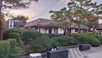 Sungsim Hanok Guesthouse Hotels near Deokjin Park