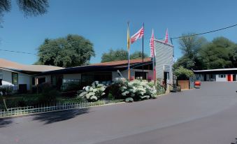 Crestwood Motel