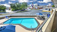 Sea Rock Inn - Long Beach - piscina