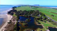 Stanley Lakeside Spa Cabins
