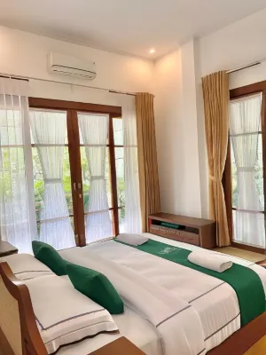 Sampai Villa Antapura Hotels in Kasihan