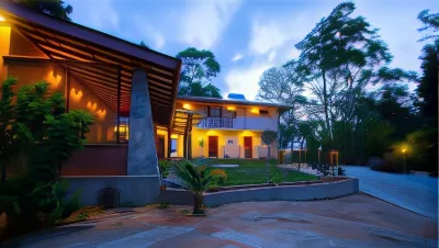 The Fortress Balumgala Hotels in Pinnawala