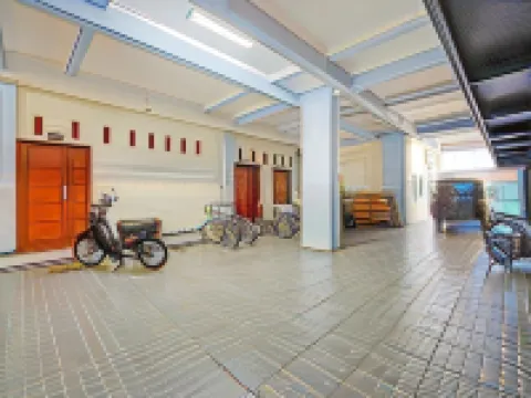 OYO 90199 JEC Residence Syariah Hotel di Kediri