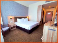 Maple Lodge Hotels in Simpang Kanan