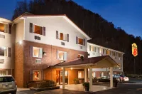 Super 8 by Wyndham Prestonsburg Hotels in 
