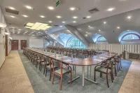 4 Pory Roku Resort Sauna & Spa Hotel a Kowale
