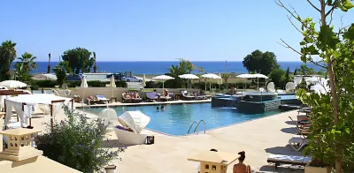 E-Hotel Larnaca Resort & Spa Hoteles cerca de Camel Park