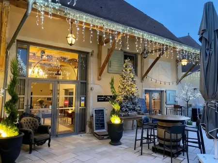 Les Villas du Domaine de Suzel Отели в г. Виньё