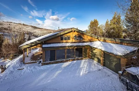 Cozy mountain retreat, views of Grand Teton, 30 minutes to JHMR and downtown. Отели в г. Хобек