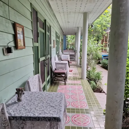 Baanrak Amphawa Homestay