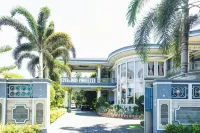 RedDoorz Premium @ Sea Residence Manado Hotels in Malalayang