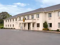 Super 8 by Wyndham Bedford Hotels in Bedford County