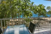 Agincourt Beachfront Apartments - Sea View
