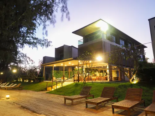 Sea and Sea Villa Sangaroon Hotels in Thap Sakae