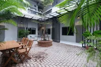 Sailomyen Cafe and Hostel