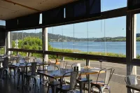 Rosevears Riverview Hotel