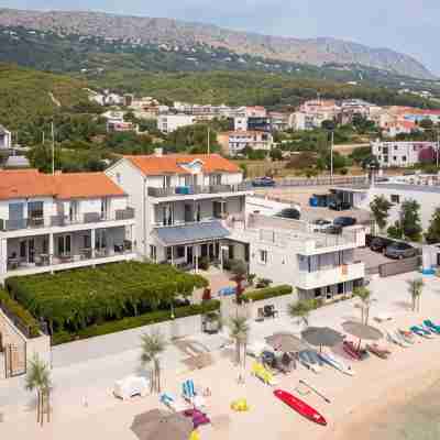 Seaside Luxury Suites Hotel Exterior