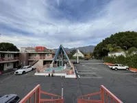 La Casa Inn - 2-Star