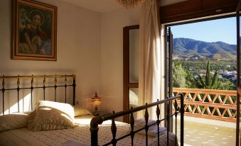 Hostal y Apartamento Rural Los Naranjos