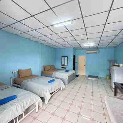 Rimtalay Resort Koh Si Chang Rooms