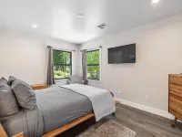 Romantic newly renovated beach cottage Hotels in Gualala