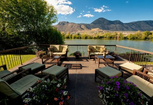 리버랜드 인 & 스위트