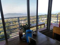 Hill Veu Home Bir Billing - غرفة مطلة على الجبل