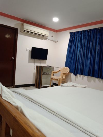 Double Bedded Deluxe A/C Room M J Guest House Photo