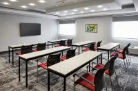 Hampton Inn Newark Airport Hotels in Newark