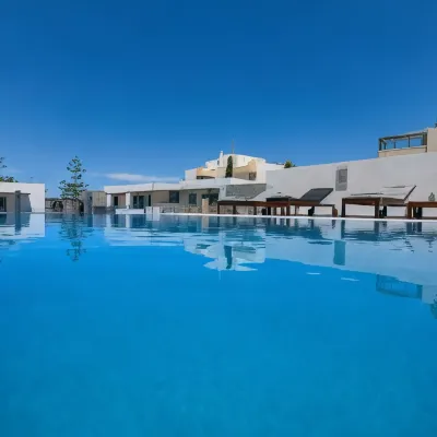 Seascape Luxury Residences Отели рядом с достопримечательностью «Пляж Псаромура»