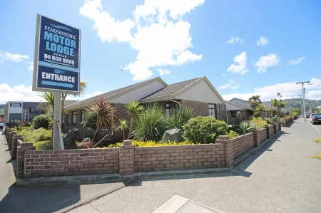 Foreshore Motor Lodge Отели в г. Ловер Хатт