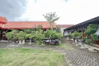 RedDoorz Syariah Near RS Bhayangkara Nganjuk Hotels in Nganjuk Sub-District