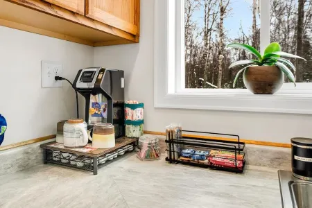 Quiet and Cozy getaway cabin in Hatcher Pass, Alaska; 15 min. from Palmer!