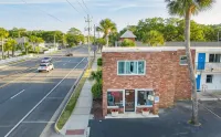 Royal Palms Motel Hotels in Tybee Island