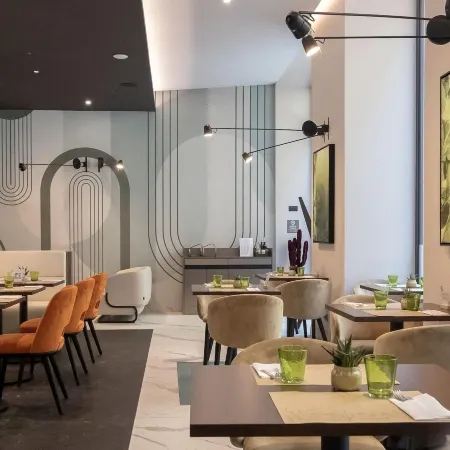 HOTIDAY Room Collection - Milano Cinque Giornate Отели рядом с достопримечательностью «Универмаг Excelsior»