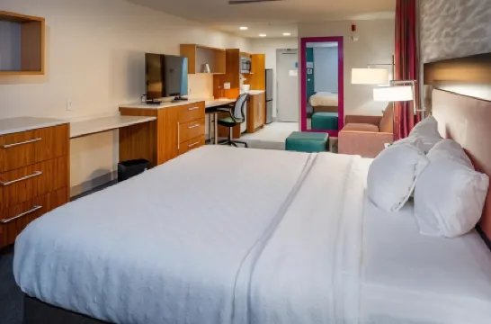 Home2 Suites by Hilton - St. Louis/Forest Park Отели рядом с достопримечательностью «Парк Бисселл Хилс»