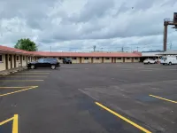 Woodland Inn - Motels