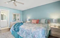 Beautiful Lakefront Condo! GREAT LOCATION accommodating up to 8 guests!