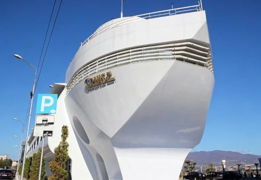 1. 크루즈 호텔 트..