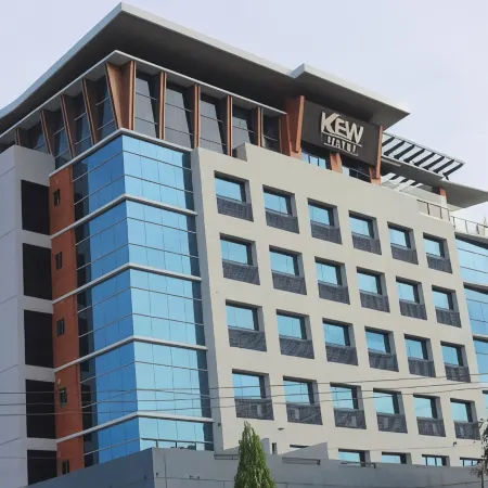 Kew Hotel Tagbilaran Отели рядом с достопримечательностью «Бохол Кволити Молл»
