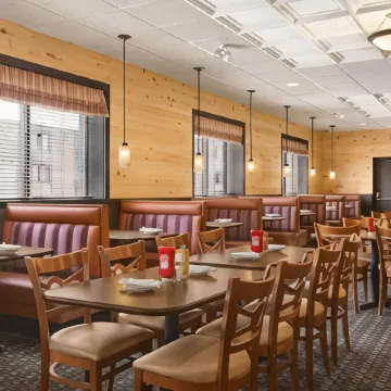 Days Inn by Wyndham Fallsview