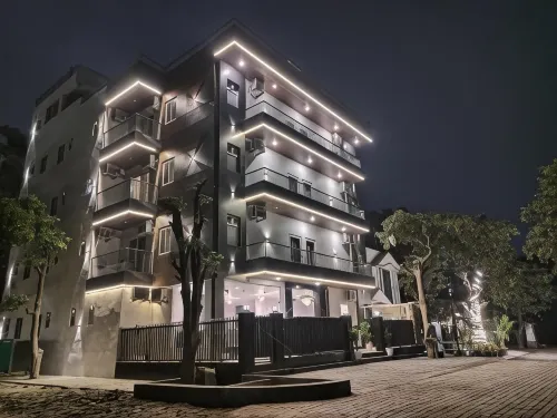 Emerald Suites