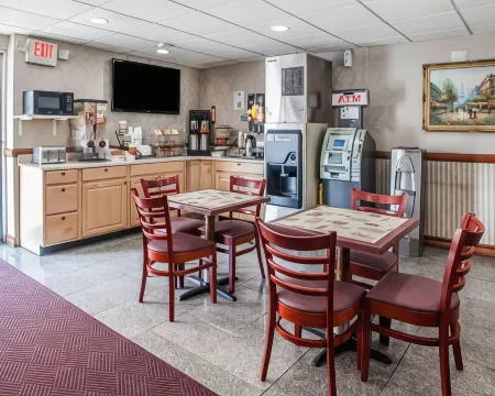 Rodeway Inn Отели рядом со станцией Ньюпорт